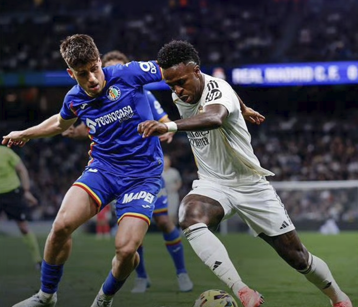 爱游戏体育-皇马0-1爆冷,看清阿根廷5000万前锋:26场3球!吃牌数比进球还多